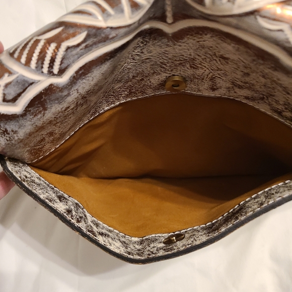 Patricia Nash Sarola Crossbody - Picture 4 of 7